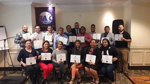 Grupo de personas capacitadas en los cursos de Auditores Internacionales BASC en Guatemala 