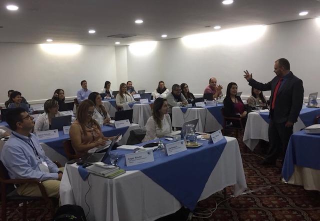 Momentos durante la intervención de Jorge Hütt, director CICAB-WBO, en la ciudad de Medellín, Colombia. 