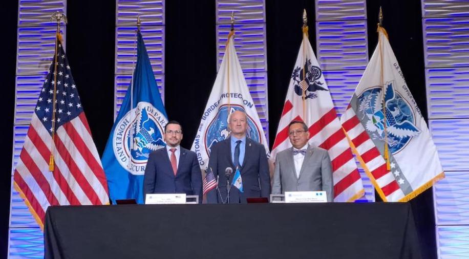 From left to right, Mg. Werner Ovalle - SAT's Customs Superintendent, Troy A. Miller - Acting Commissioner of CBP, and Marco Livio Díaz Reyes - Superintendent of SAT.