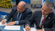 En la foto: Los Sres. Luis Hernández; Presidente de AHACI y Erik Moncayo; Presidente Internacional de World BASC Organization, durante la firma del Memorando de Entendimiento (MOU) entre ambas organizaciones.