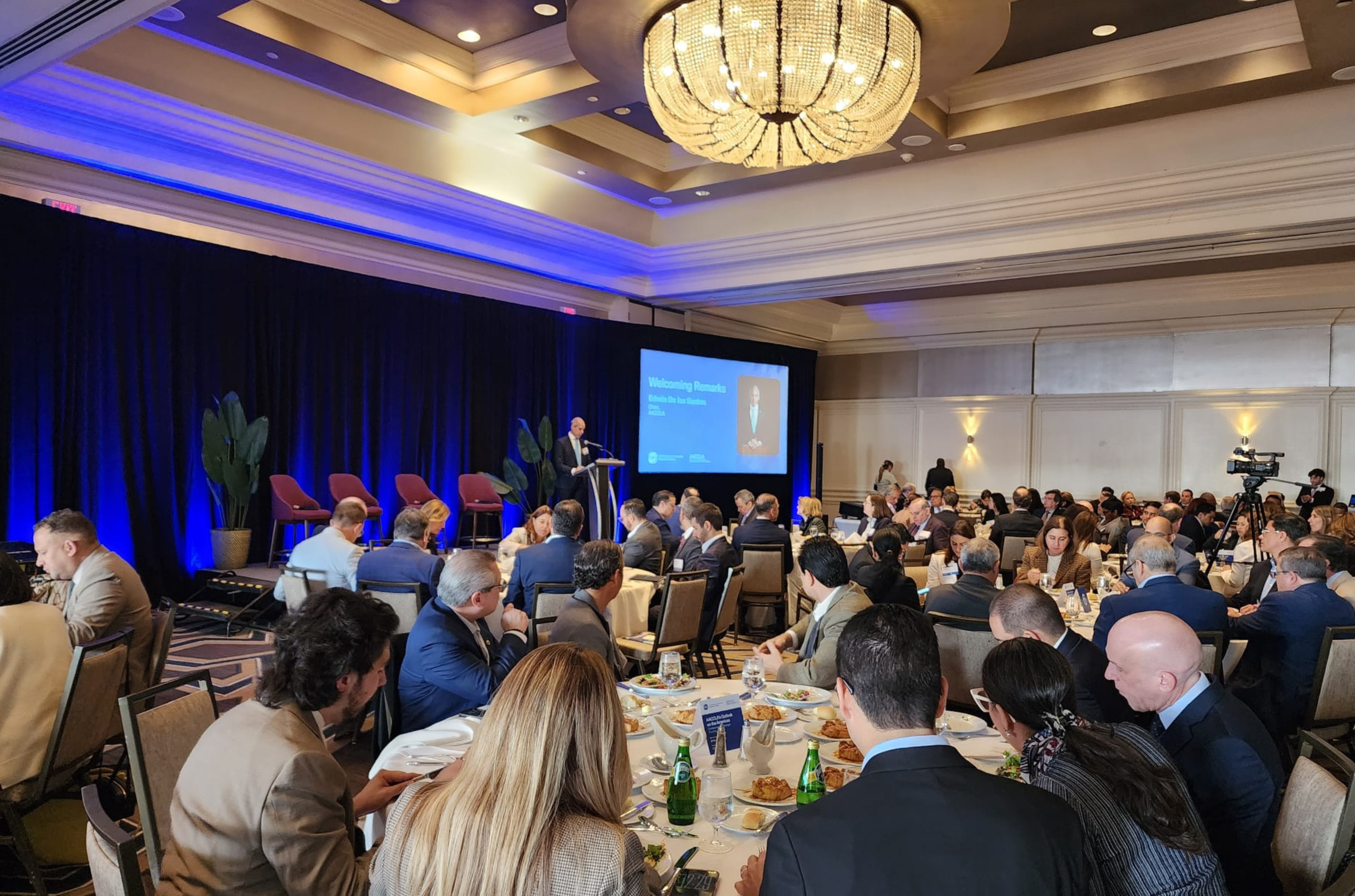 Momentos durante la Conferencia “Outlook on the Americas” de AACCLA 2026.