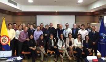 Grupo de personas capacitadas en los cursos de Auditores Internacionales BASC en Colombia